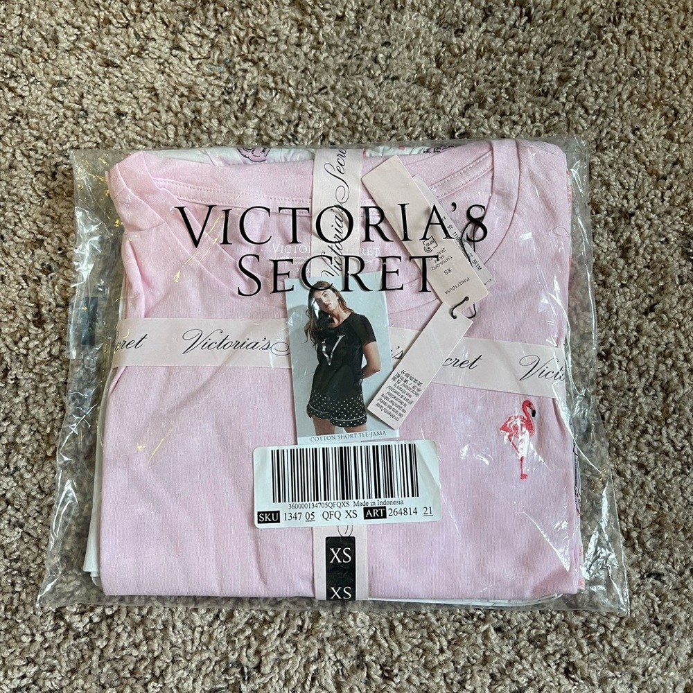 Victorias Secret short sleeve & shots pajama set, XS, pink and flamingo pattern